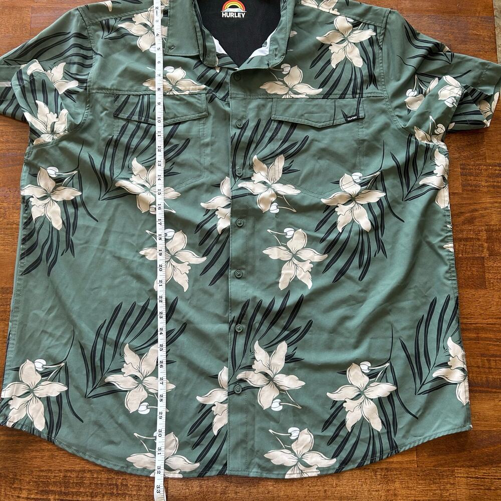 Hurley men’s green Hawaiian print short sleeve button-down size XXL 
￼ - Picture 5 of 8